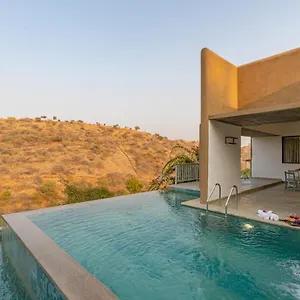 Stayvista's Sage Scenery - Mountain-view With Infinity Pool & Terrace , Udaipur India